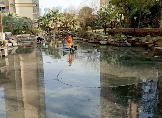 松桃景观池淤泥清理